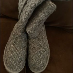 Grey sweater boots